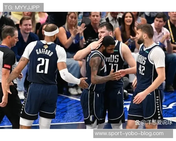 独行侠对阵公牛华盛顿因脚踝扭伤缺席场均147分74板的他将缺阵