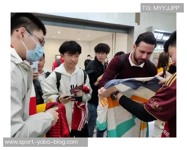 拜仁慕尼黑宣布皮萨罗启程亚洲行即将抵达成都展开活动